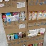 900 produits d'hygiène gel douche, shampoing, brosses à dents, crème, lingettes, etc