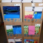 lot d'affaires scolaires cahiers, pochettes , feuilles, dossiers suspendues, trousses, etc…………