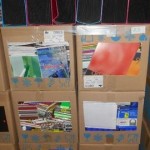 lot d'affaires scolaires range documents, carnets, stylos, cahiers, feuilles, colle, etc…………..