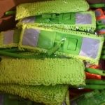 60 balais microfibres panaché de couleurs balais rétractables