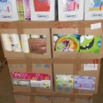 lot de 1000 pièces de vaisselle jetable serviettes, assiettes, gobelets, etc