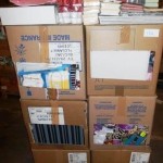 lot de loisirs creatifs boites metal, pinceaux, albums photos……